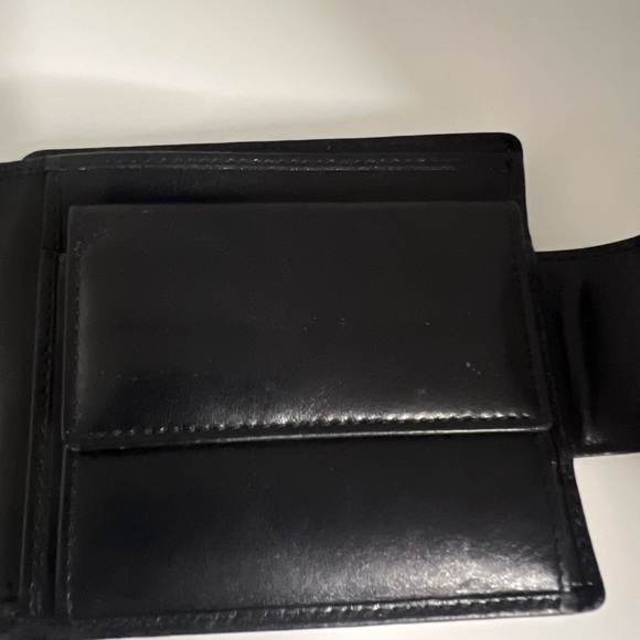 Salvatore Ferragamo Black Leather Wallet with Gold Clasp - Picture 10 of 10